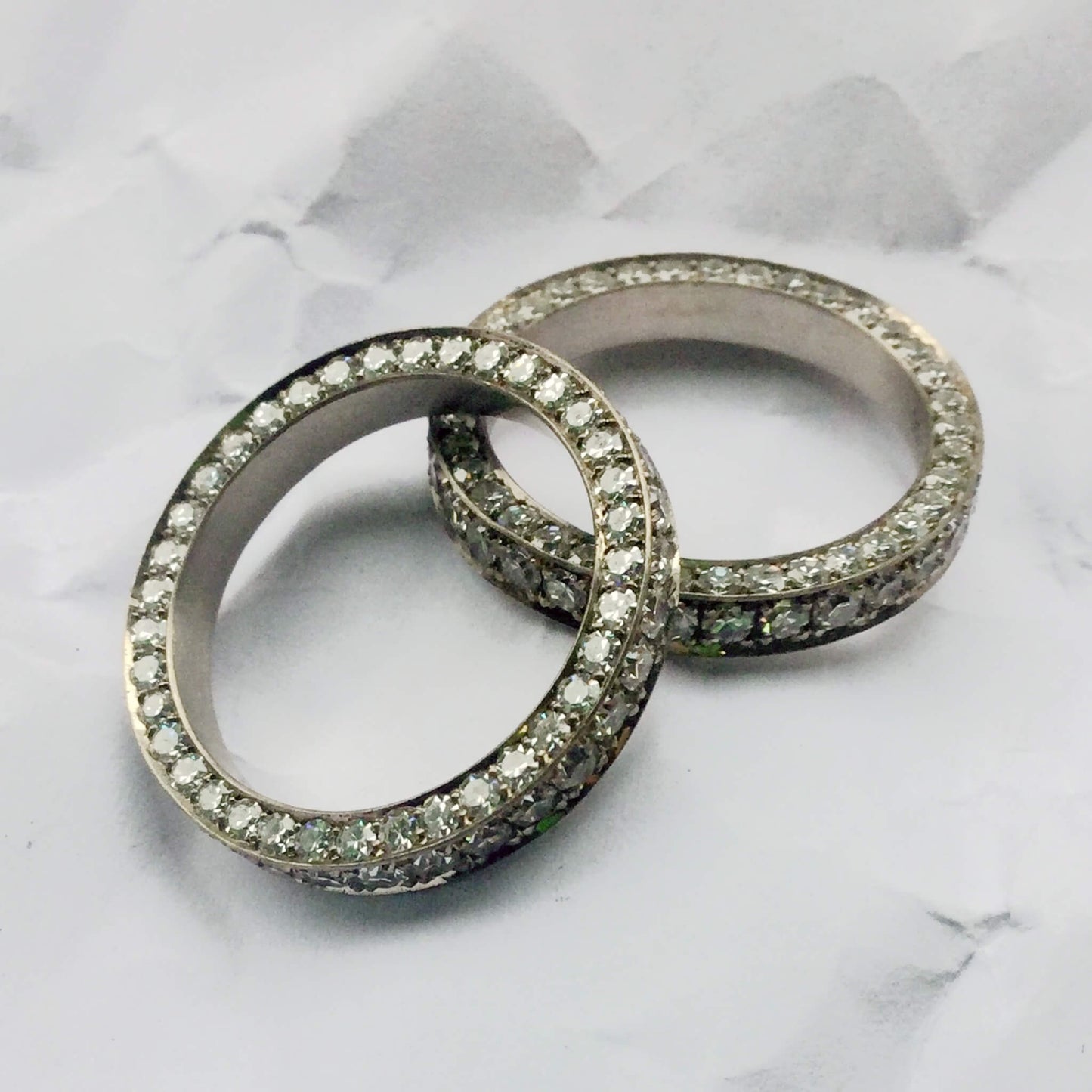 Three-Sided Pavé Alliance Ring with Brilliant Diamonds