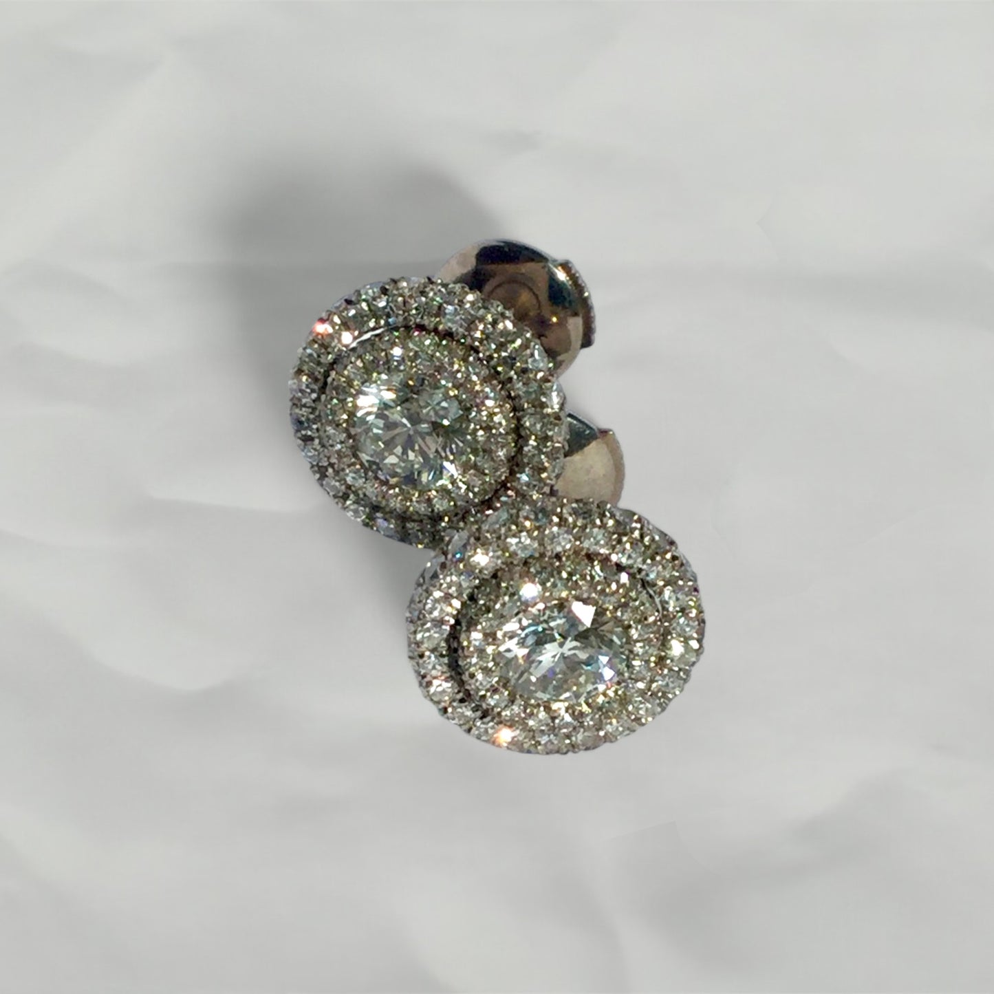 Round Diamond Stud Earrings